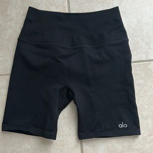 Alo yoga seamless biker shorts